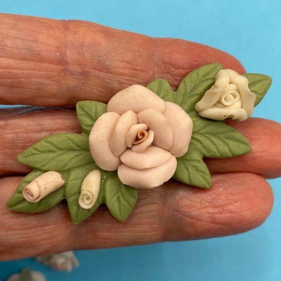 Porcelain Floral Brooch & Pierced Post Earrings Set - Picture 5 of 7